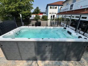 Swimspa im Garten